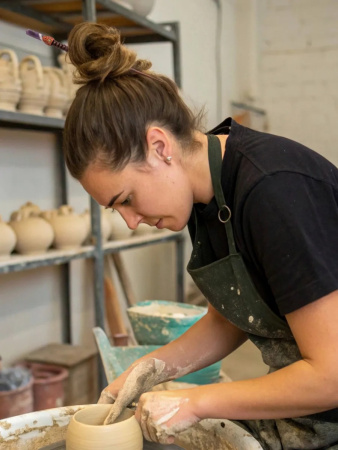 Деревянная заколка - шпилька с кристаллом аметиста